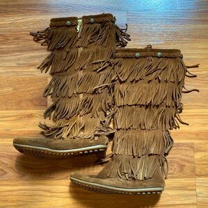 Fringe boots